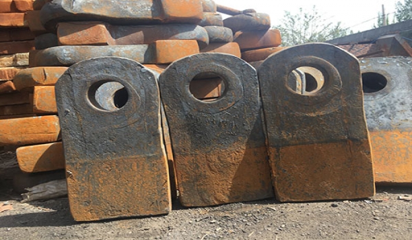 破碎機(jī)錘頭變形的主要原因