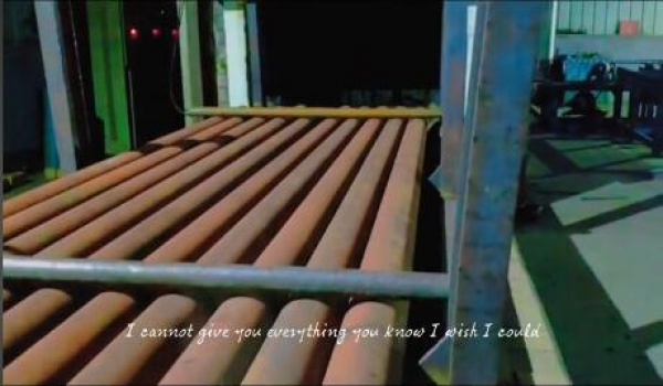 棒磨機鋼棒剛做完回火還熱乎乎的